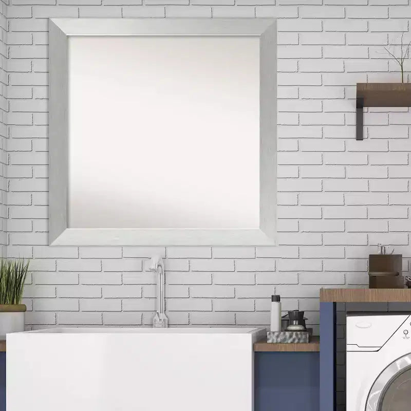 Specchio da bagno a parete in legno da 30" x 30" non smussato, argento sterling spazzolato