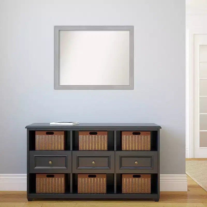 Specchio da parete stretto per bagno Vista in nickel spazzolato non bisellato 31" x 25": Rettangolare, Cornice in polistirene, Montaggio a parete