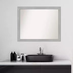 Specchio da parete stretto per bagno Vista in nickel spazzolato non bisellato 31" x 25": Rettangolare, Cornice in polistirene, Montaggio a parete