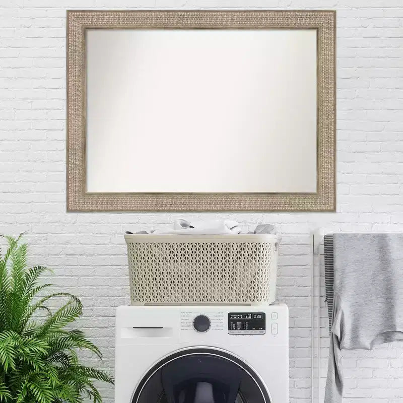 Specchio da parete in legno argentato con motivo a traliccio, senza bordi smussati, 44"x33": design moderno, ferramenta di montaggio inclusa