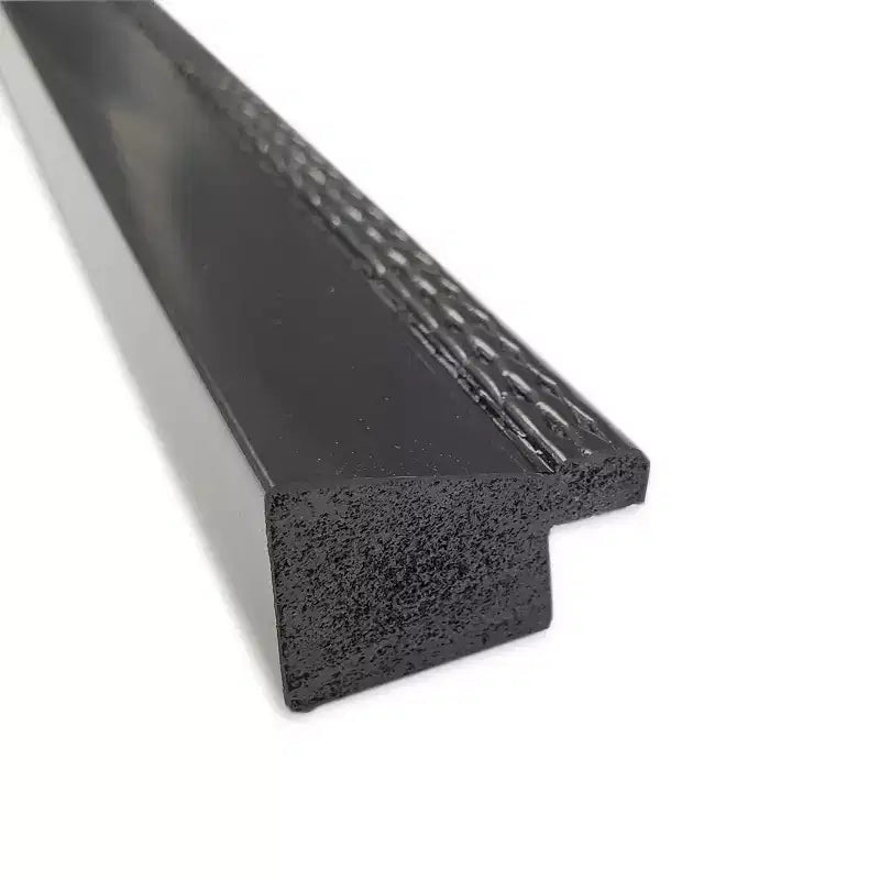 Specchio da parete stretto nero Avon non smussato 38" x 26": moderna cornice in polistirene, hardware di montaggio incluso