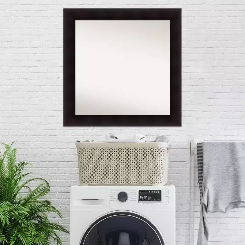 Specchio da parete per bagno in legno di espresso Portico 81 x 81 cm senza smussature: design quadrato moderno, montaggio a parete, include l'hardware