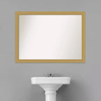 Specchio da parete per bagno Grace da 42" x 31" senza smussatura oro spazzolato: Rettangolare, cornice in polistirene, montato a parete