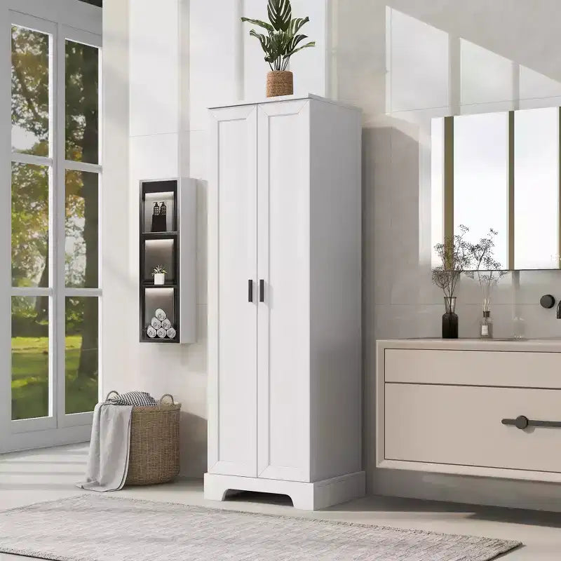Mobiletto da appoggio Tracy Modern in legno con doppie ante e ripiani regolabili