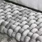Panca da ingresso in velluto grigio: Pouf imbottito, Struttura in acacia, Lunghezza 113 cm
