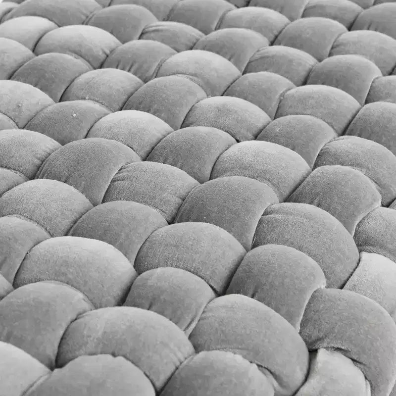 Panca da ingresso in velluto grigio: Pouf imbottito, Struttura in acacia, Lunghezza 113 cm