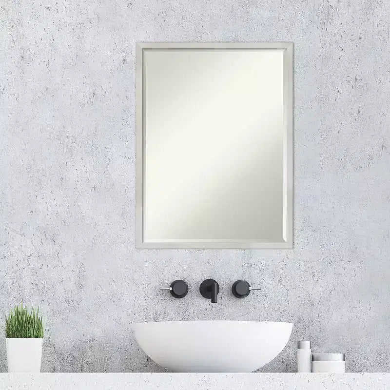Specchio da parete per bagno Svelte Petite Bevel in legno