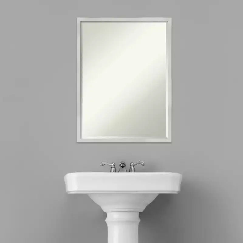 Specchio da parete per bagno Svelte Petite Bevel in legno