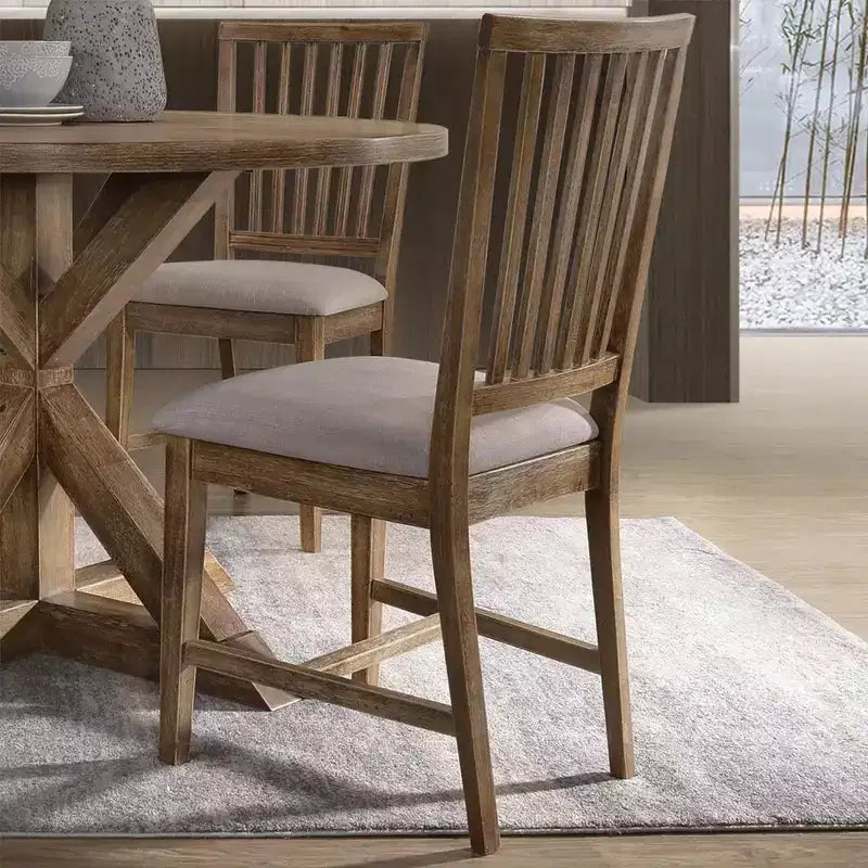 Sedia imbottita in rovere invecchiato e color cuoio