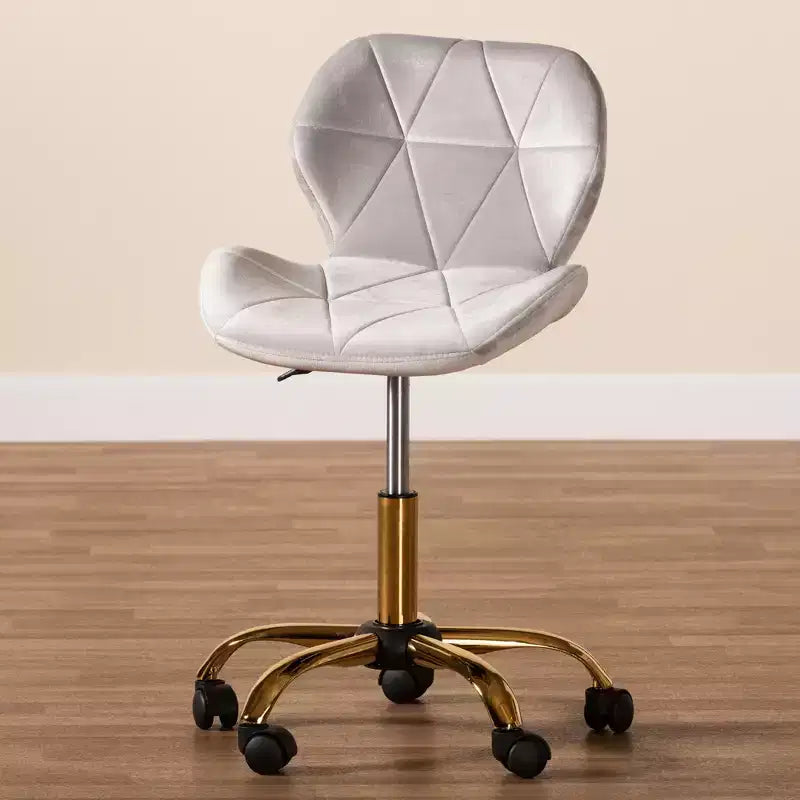 Sedia da ufficio girevole Savara in tessuto di velluto e metallo, in stile contemporaneo, glamour e di lusso