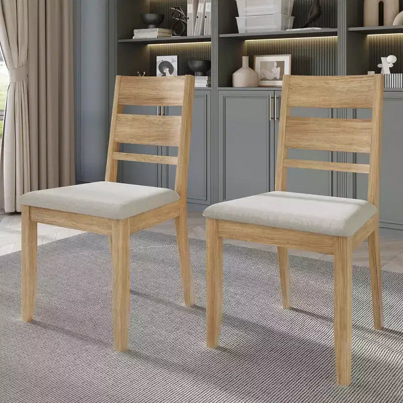 Sedia da pranzo in legno con rivestimento grigio caldo