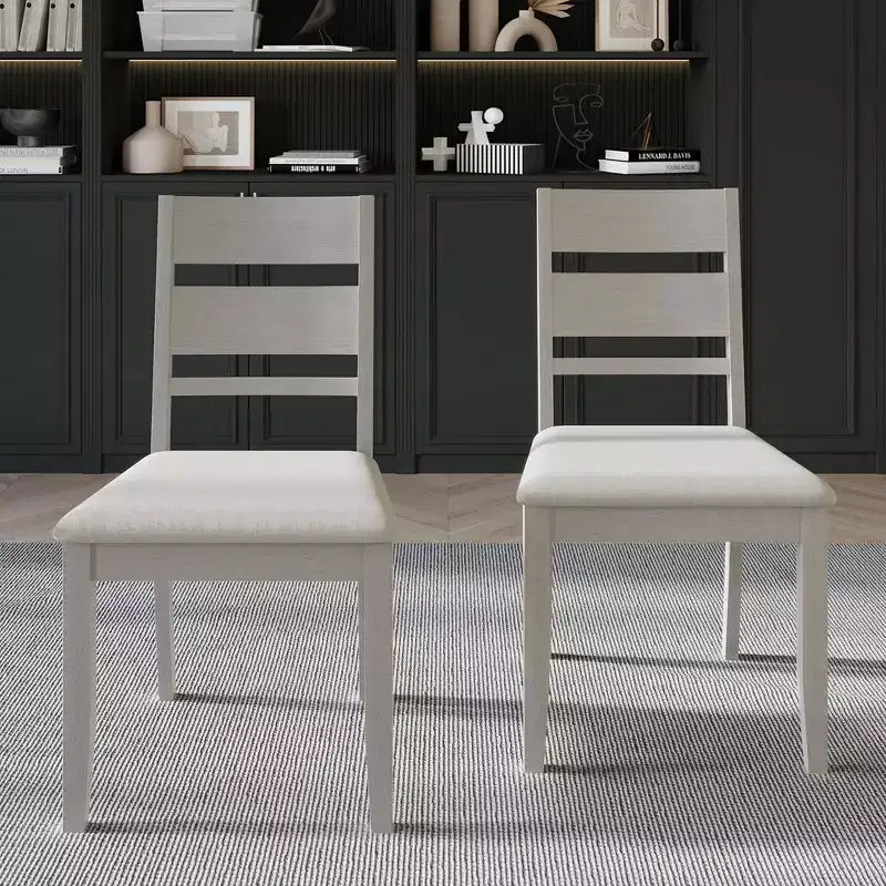 Sedia da pranzo in legno con rivestimento grigio caldo